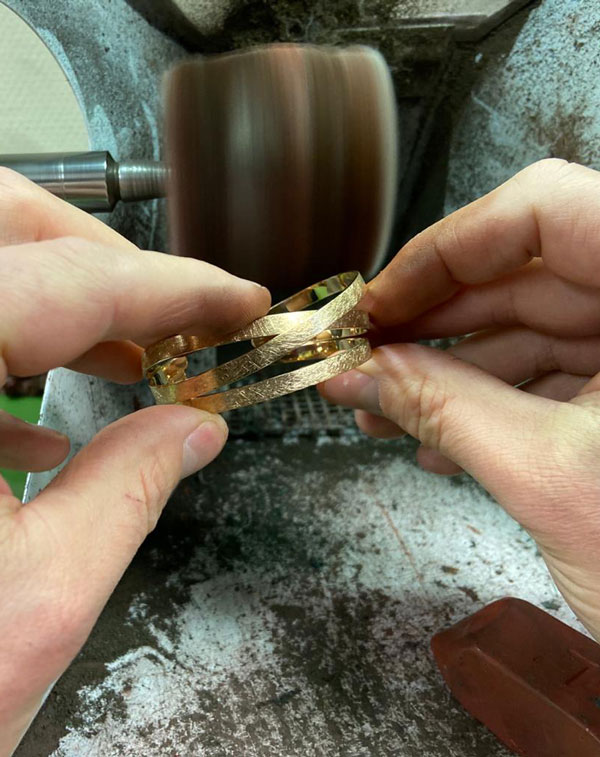 Vakmanschap in het atelier van Thierens Van Wauwe